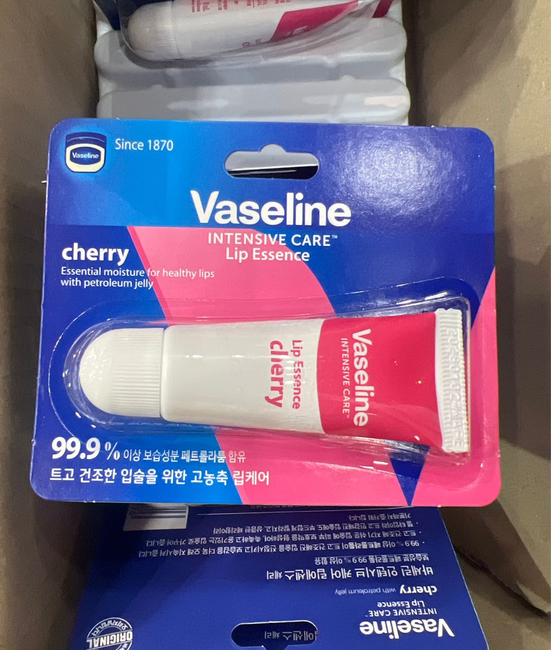 Vaseline Intensive Care Lip Essence (Cherry)
