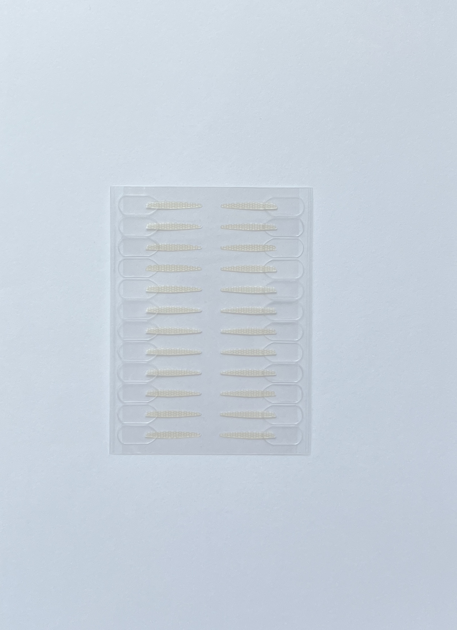 Handle-style mesh double eyelid tape